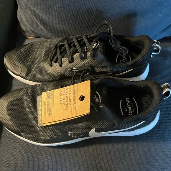 Nike Other - Nike Varsity Compete Tr 3 Mens Training Shoe Cj0813-001 Size 10.5